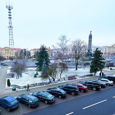 So Fashionable Apartment In The Heart Of Мінськ Екстер'єр фото