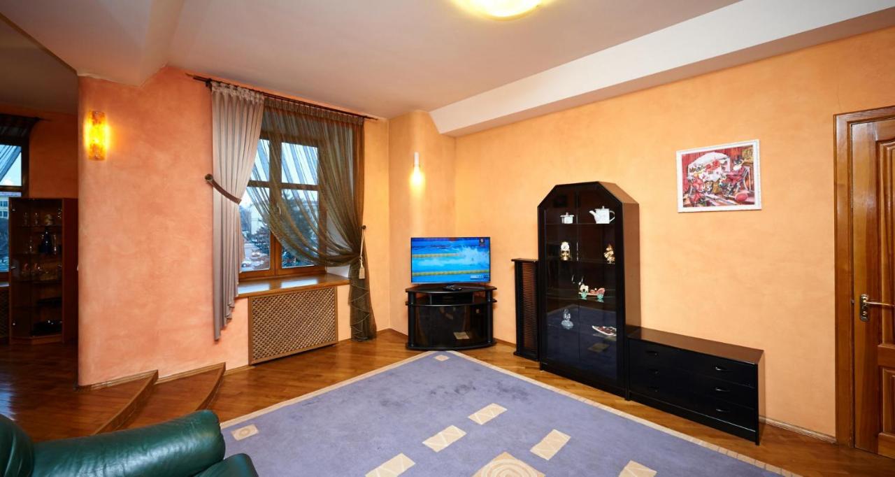 So Fashionable Apartment In The Heart Of Мінськ Екстер'єр фото